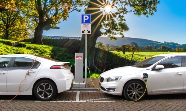 Alemania a punto de cumplir meta de un millón de autos eléctricos en circulación