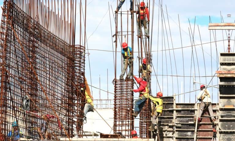 Actividad en industria de la construcción cumple en julio dos años con contracciones