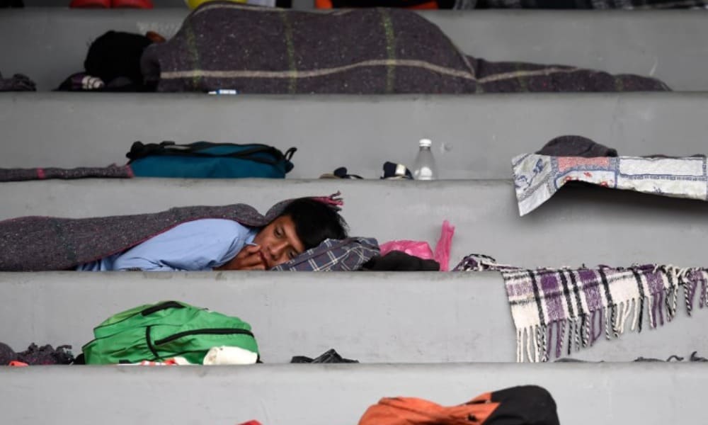 Fragmentada, la caravana migrante llega a la Ciudad de México; alertan sobre desaparecidos