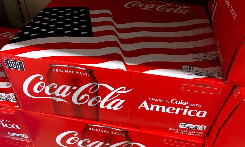 Pepsi y Coca Cola gastan millones en campaña en EU para que la gente vote en contra de impuestos a los refrescos