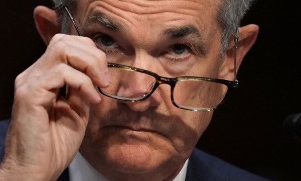 Fed tiene la intención de elevar antes tasas de referencia; mercados “tambalean”