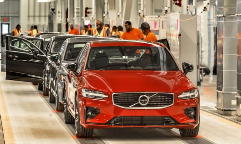 Volvo desiste de su oferta pública inicial y todo es culpa de la guerra comercial de Trump