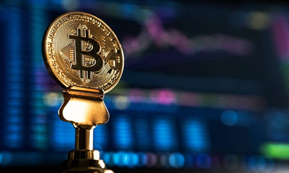 Bitcoin toca máximo histórico: supera el umbral de los 63,000 dólares