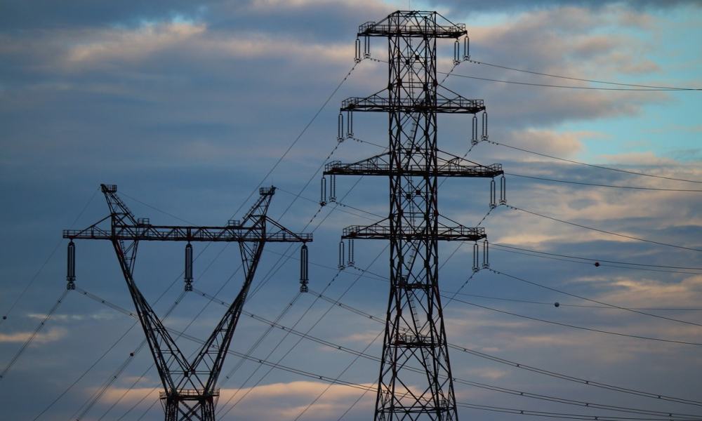 Proyecto de reforma de Ley de la Industria Eléctrica apuesta a reducir riesgo de demandas