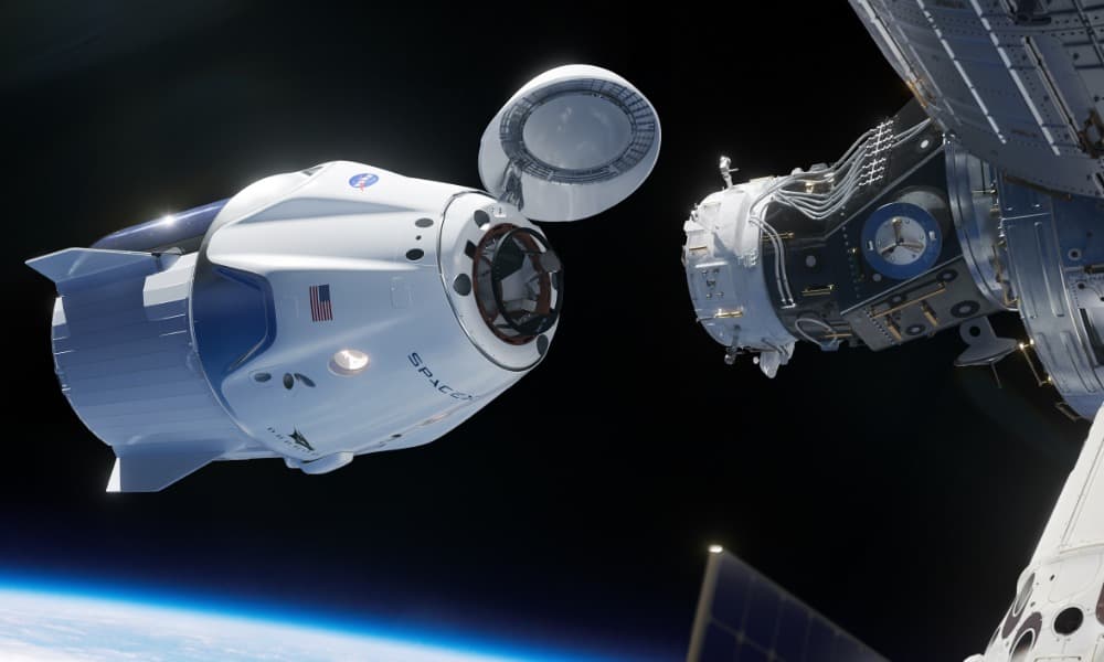 Cápsula de SpaceX se acopla a la Estación Espacial Internacional