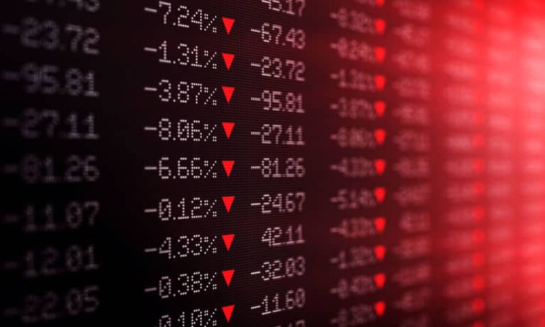 Wall Street cierra mixto, extendiendo la liquidación semanal 