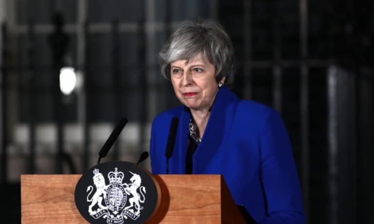 Plan B para el Brexit: May propone renegociar con la UE el futuro de la frontera con Irlanda