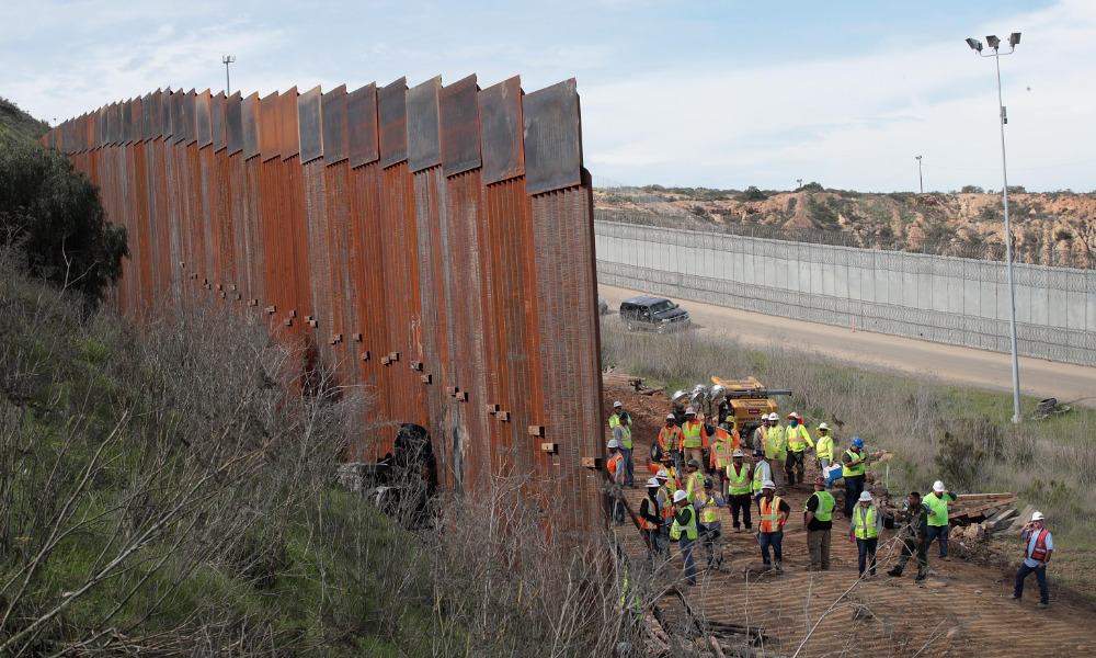 México enviará 1,800 soldados y policías a frontera de Tijuana para combatir la inseguridad y ante la llegada de más migrantes