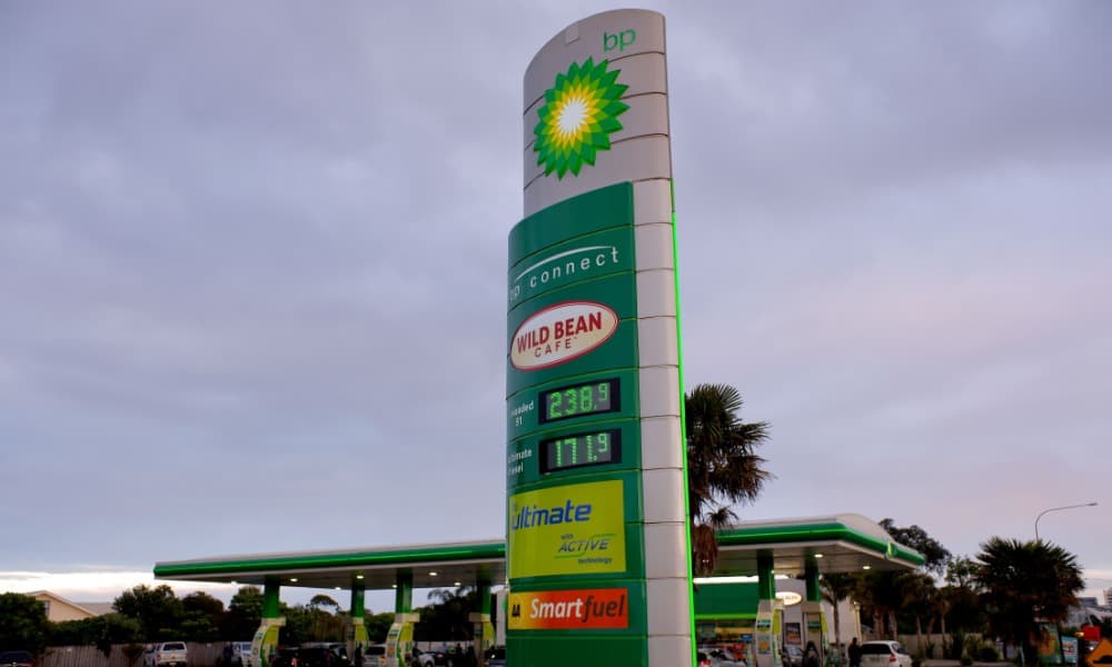 BP presenta nueva estrategia para reestructurar su negocio como firma energética integrada