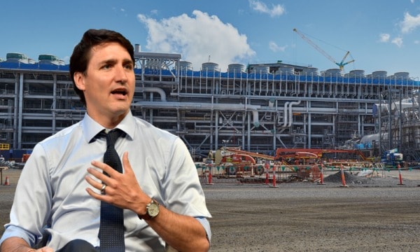 Trudeau se enfrenta a exministro por defender firma de construcción icónica de Quebec