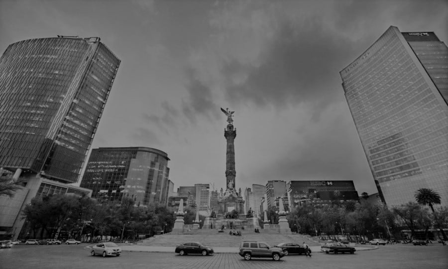 Economía mexicana retrocede en enero por primera vez desde 2009; IGAE se contrae 0.7%