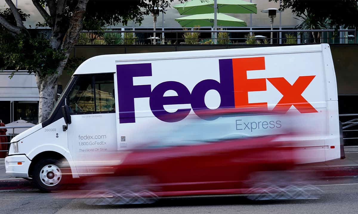 FedEx recorta nuevamente el pronóstico para 2019 y sus acciones caen hasta 6.5%