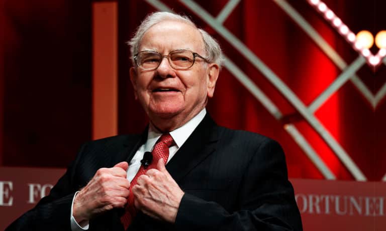 Warren Buffett amasó una ganancia de 50,000 mdd en 2020 gracias a Apple