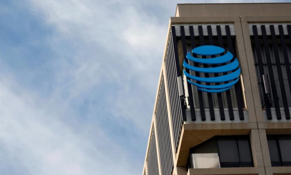 AT&T en pláticas para vender su participación en DirecTV a empresa de capital privado