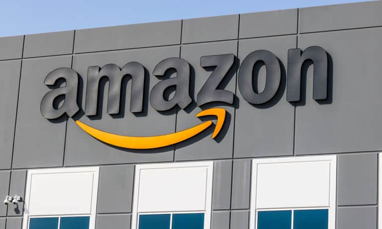 Empleados de Amazon en Nueva York planean irse a huelga por condiciones laborales ante COVID-19