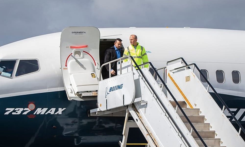 Boeing recortará producción de su aeronave 737 MAX tras accidentes letales