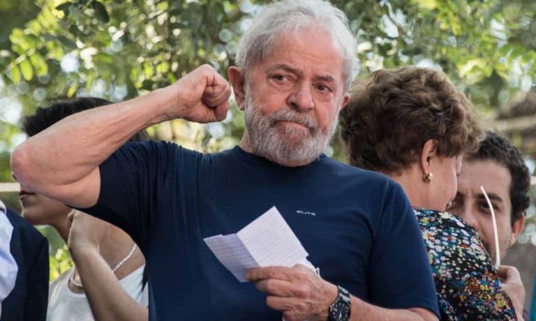 Corte de Brasil reduce sentencia de Lula; podría acceder a libertad parcial