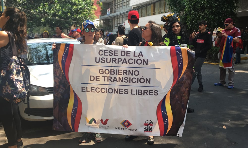 Venezolanos en México se manifiestan por el ‘fin de la dictadura’ en Venezuela