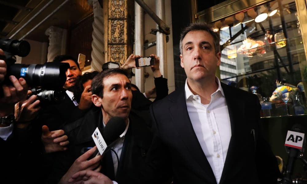 Michael Cohen lanza ‘última pedrada’ a su exjefe Trump mientras va a prisión
