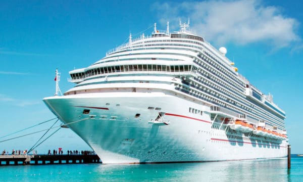 Crucero proveniente de Italia desembarca en México con aprobación de AMLO