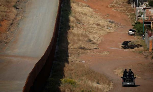 EU toma dinero de fondo de Afganistán para muro fronterizo con México