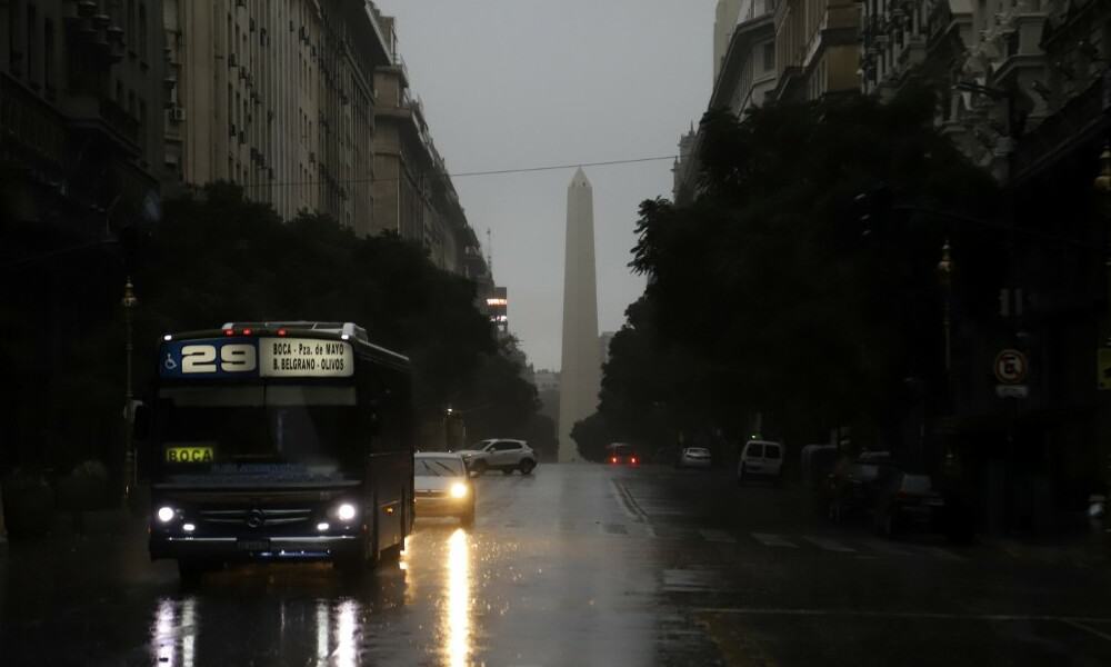 El servicio eléctrico en Argentina se restablece tras apagón