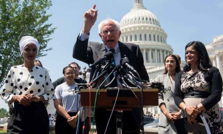 Bernie Sanders suspende campaña por problema arterial