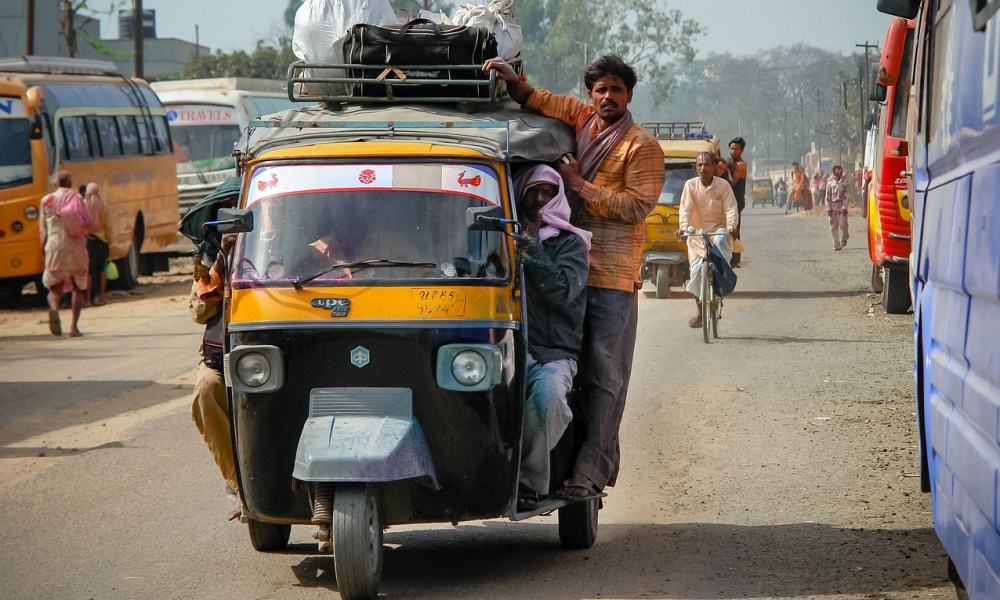 Repartidores en India se reinventan  para competir con apps de delivery