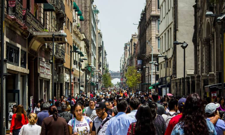 AMLO batea al PIB: busca que medición de la economía sea más amplia