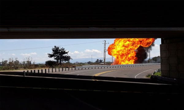 Ducto de Pemex explota en Celaya