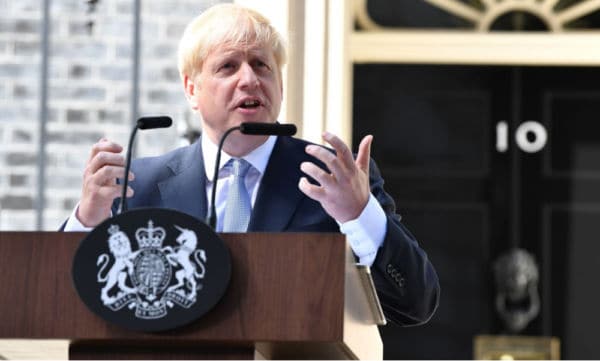 Energía eólica abastecerá a todos los hogares de Reino Unido en 10 años: Johnson