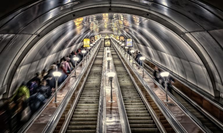 Construcción de edificios grandes se enfría, según el estancamiento de escaleras y elevadores