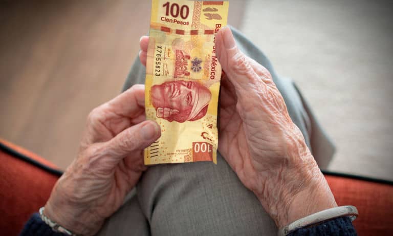 Programa de pensiones para adultos mayores dio beneficios a personas sin CURP