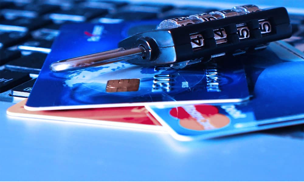 Sin condiciones de competencia efectiva en sistema de pagos con tarjeta: Cofece