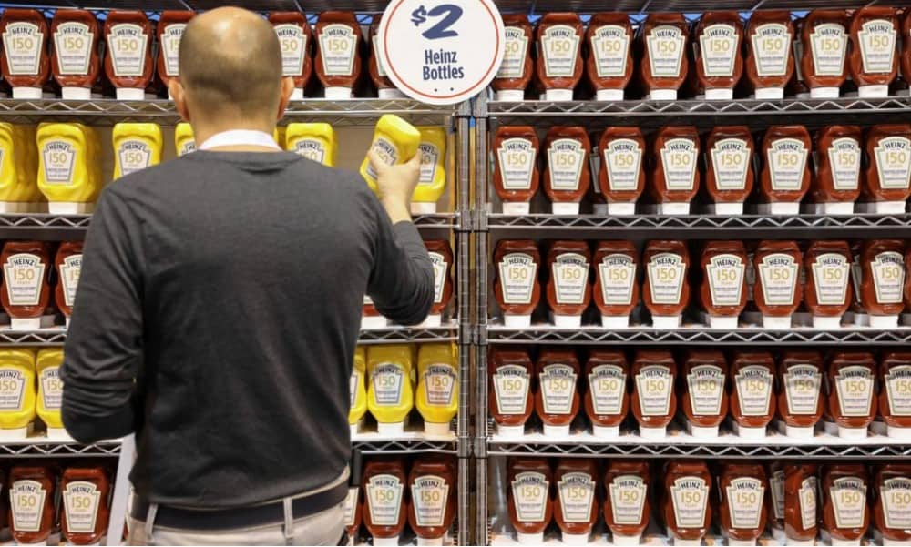 Ventas de Kraft Heinz se impulsan por mayor demanda de alimentos durante aislamiento