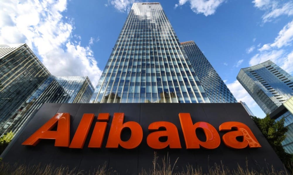 Alibaba supera estimado de los analistas en trimestre, pero coronavirus impacta acción