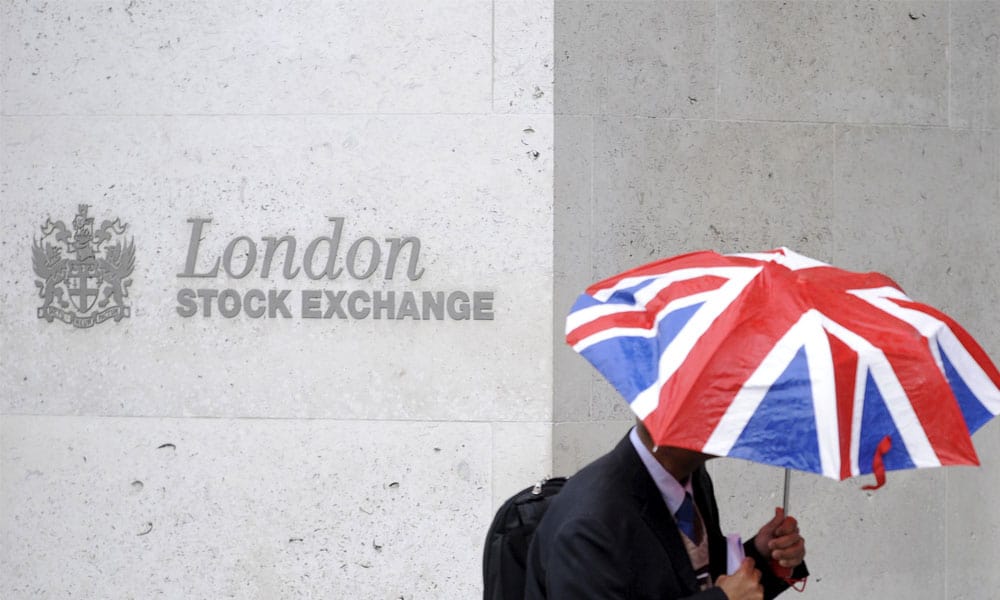 Bolsa de Hong Kong quiere comprar a la de Londres para enfrentar a rivales