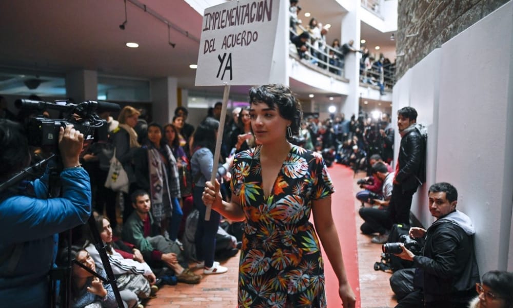 Día Internacional de la Paz desfile de modas FARC Colombia