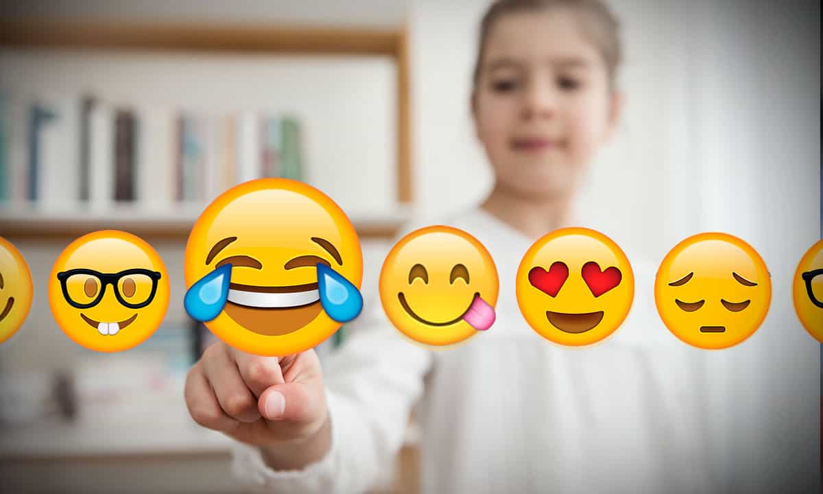 Emojis diarios en mensajes y redes sociales, imprescindible para 6 de cada 10 usuarios