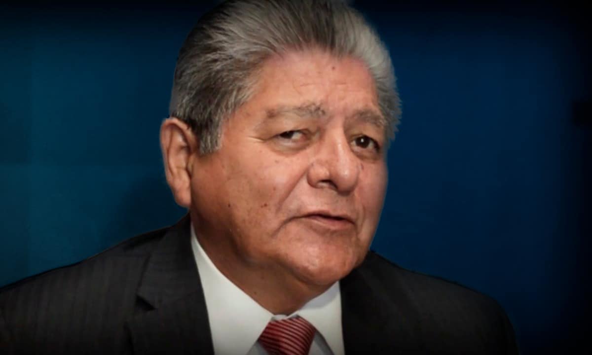Manuel Limón se perfila como sucesor de Carlos Romero Deschamps en el sindicato petrolero