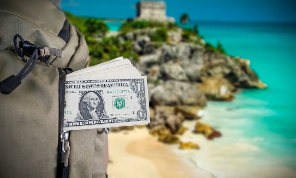 Ingresos de divisas turísticas caen 73.4% en agosto, pese a relajamiento de restricciones de viajes