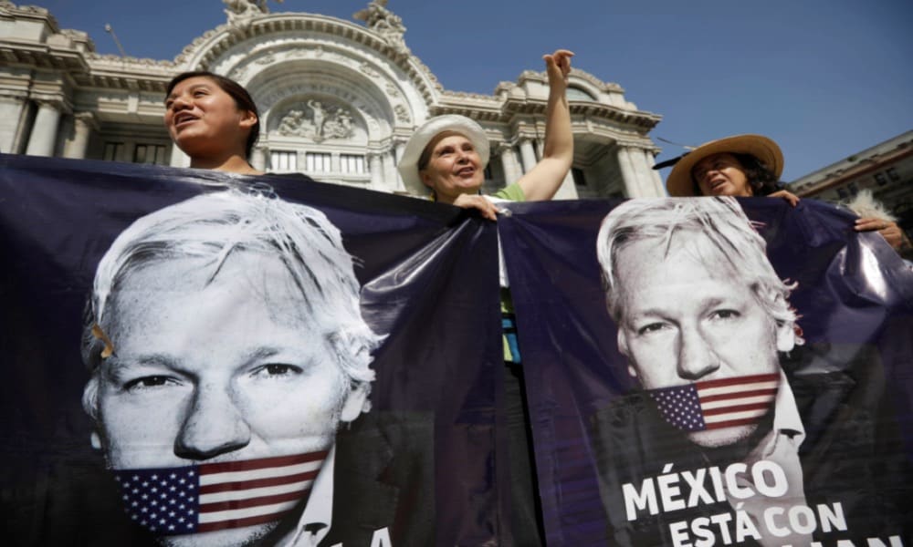 AMLO pide liberación y cese de torturas a Julian Assange, fundador de WikiLieaks