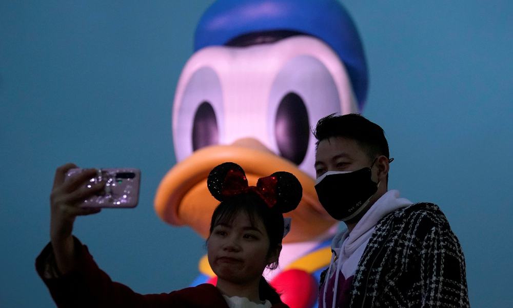 Disney cierra su parque de diversiones en Shanghái por brote de coronavirus