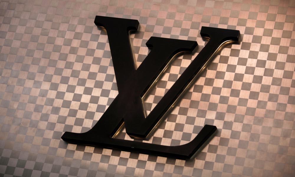 Acciones de LVMH, dueña de Louis Vuitton, alcanzan máximo histórico