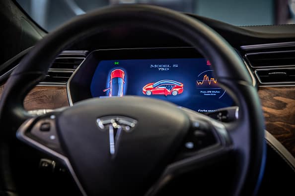 EU abre nueva investigación por accidente fatal en California que involucró a un Tesla Model 3