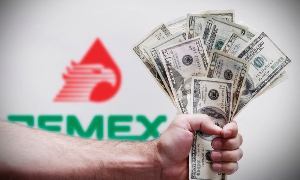 La liquidez mundial ayudará a Pemex a sortear un probable recorte de calificación