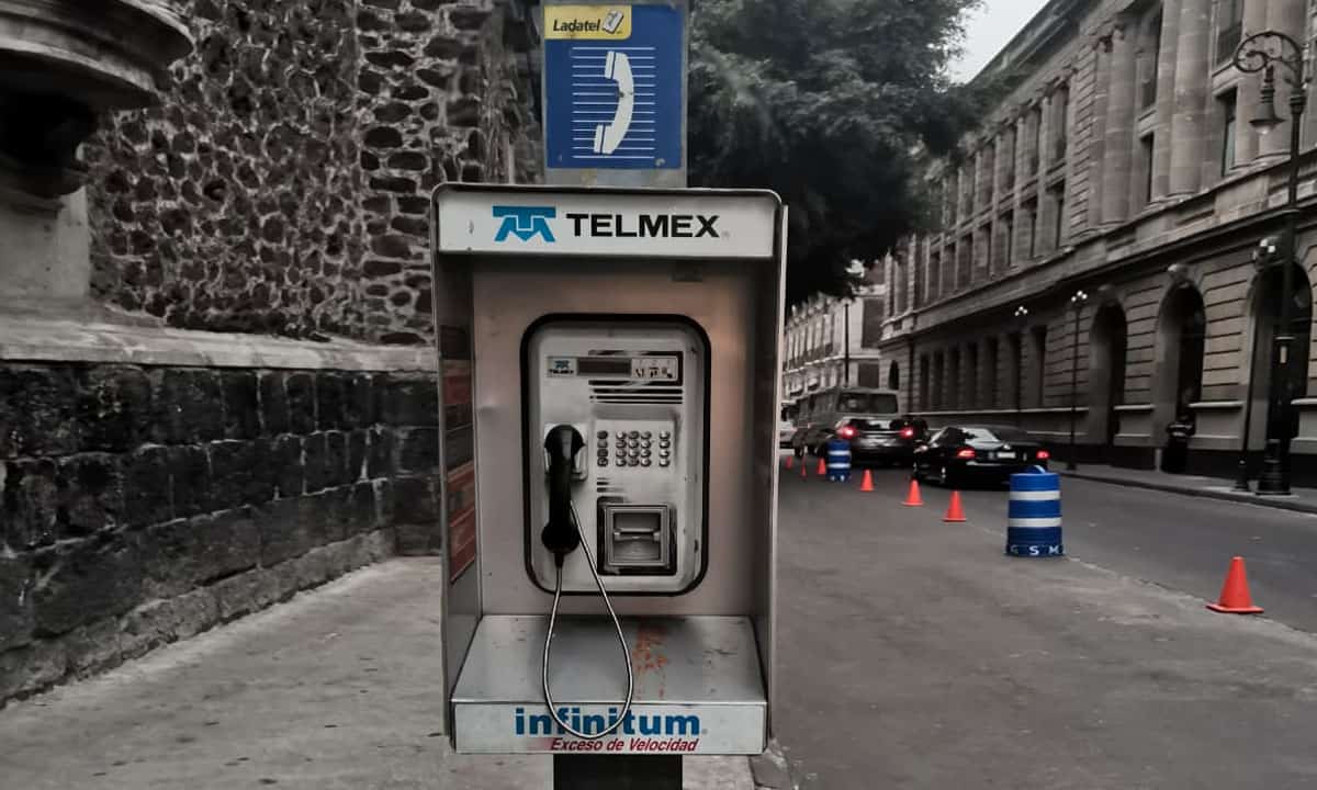 Casetas telefónicas, el servicio que dejó de ser negocio para Telmex