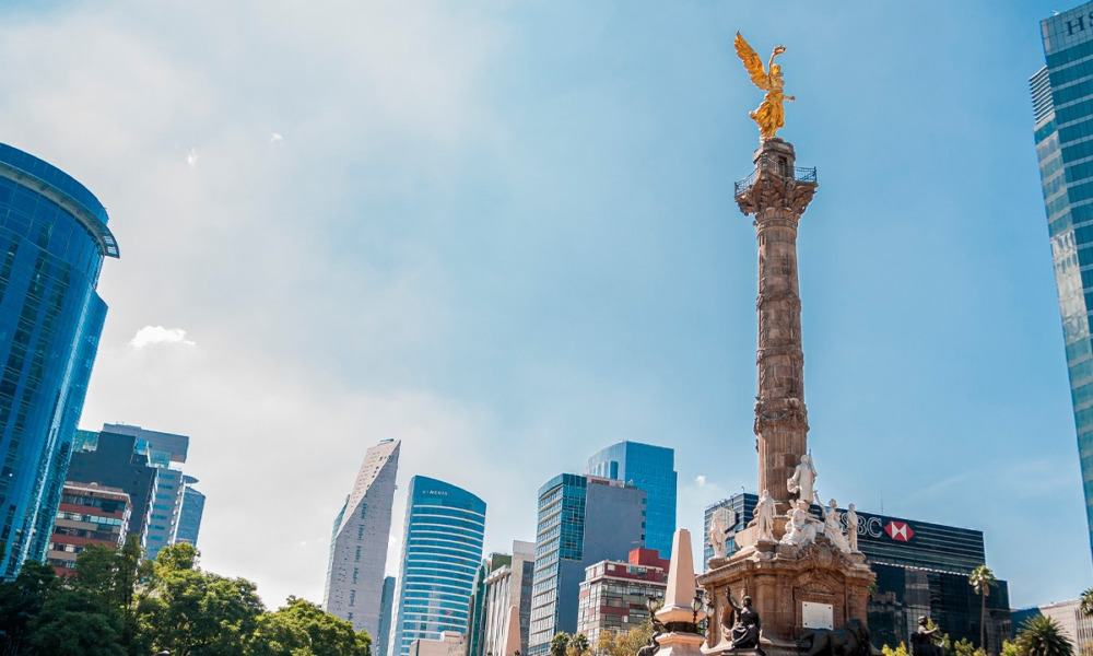 Barclays México mejora perspectivas de la economía, aunque ve riesgos específicos