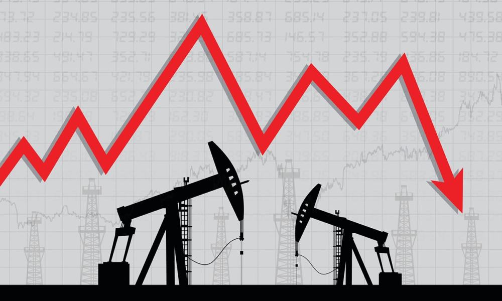 Petróleo cae pese a fuerte baja de los inventarios de Estados Unidos