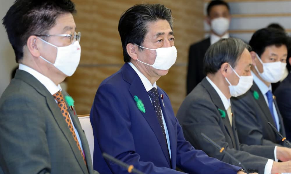 Japón entrega ayuda de 930 dólares a cada residente por el coronavirus